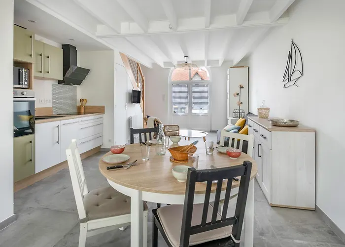 Holiday home 450m Des Plages, Maison Pour 2 Adultes 2 Enfants Pornichet